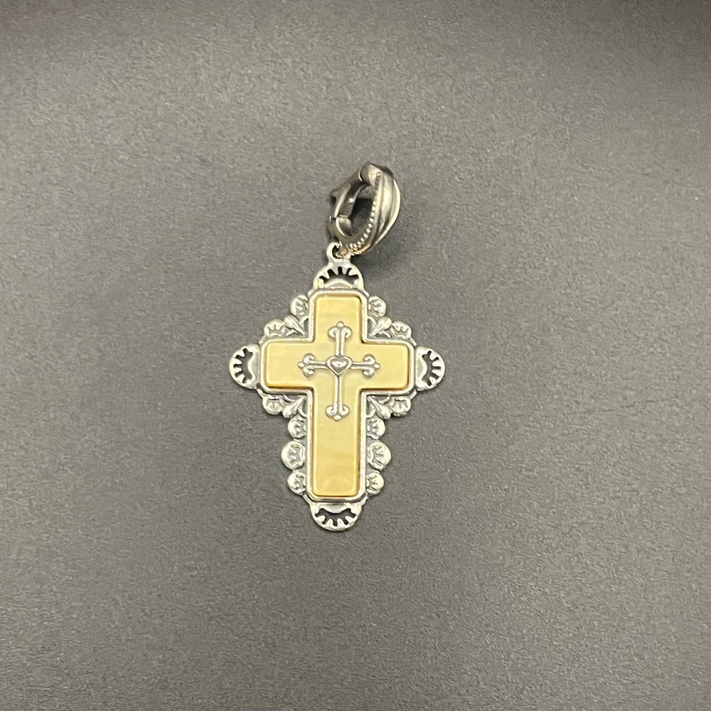 Carolyn pollack American west mother of pearl silver pendant